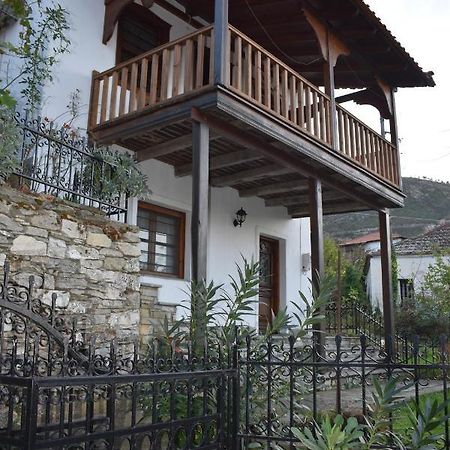 Mikros Prinos Lila'S Guest House מראה חיצוני תמונה