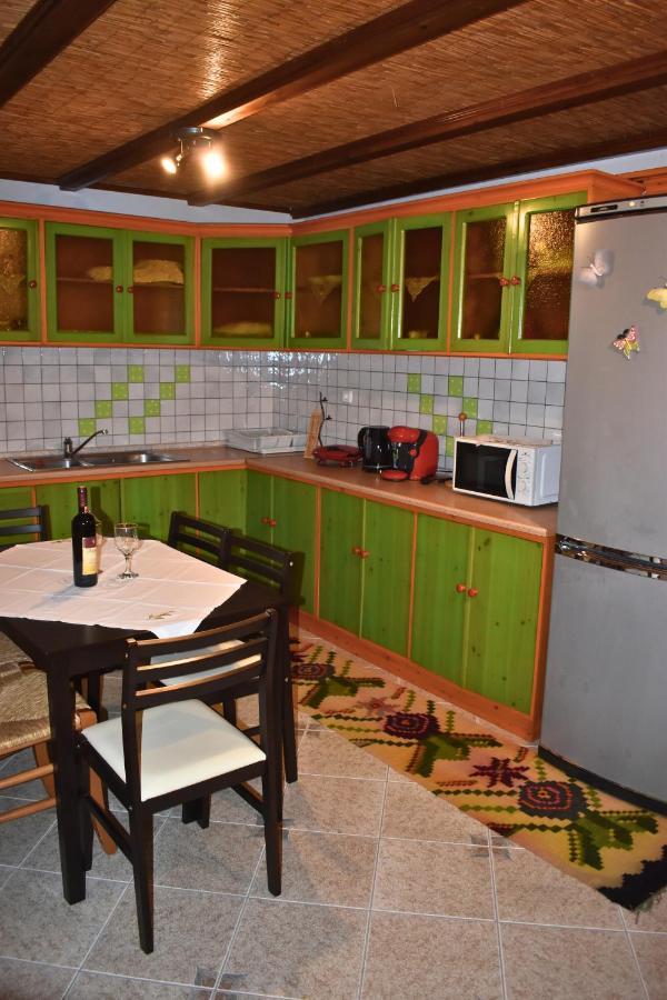 Mikros Prinos Lila'S Guest House מראה חיצוני תמונה