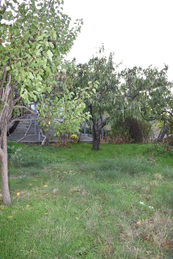 Mikros Prinos Lila'S Guest House מראה חיצוני תמונה