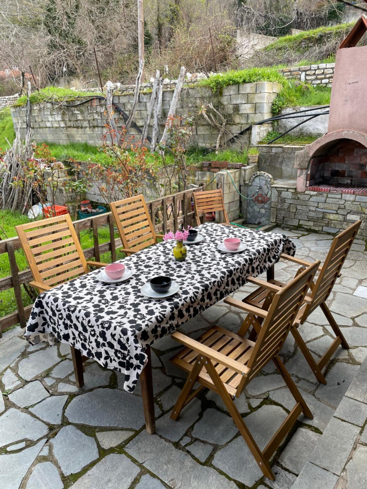 Mikros Prinos Lila'S Guest House מראה חיצוני תמונה